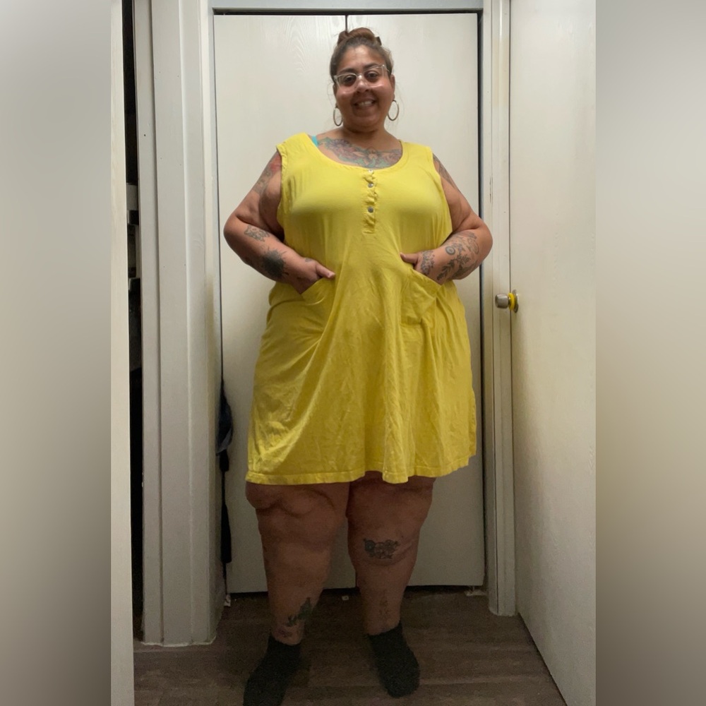 Plus Size 5X+ Anthony Richard’s Yellow Sleeveless Button-Front Lounge Dress